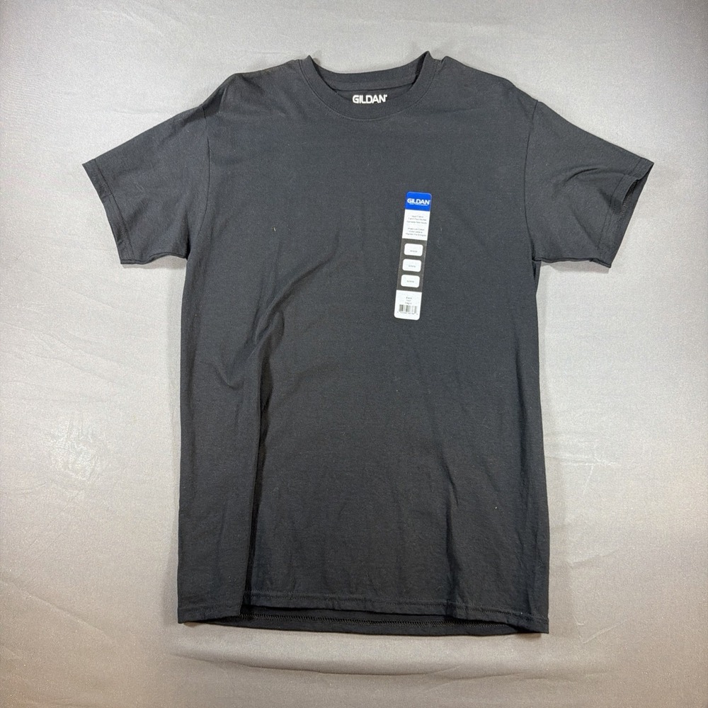 Gildan short-sleeve crewneck t-shirt Size Medium